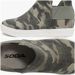 Soda camo wedge shoes